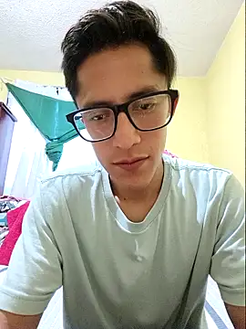 KevinCrz online show from October 16, 11:57 pm