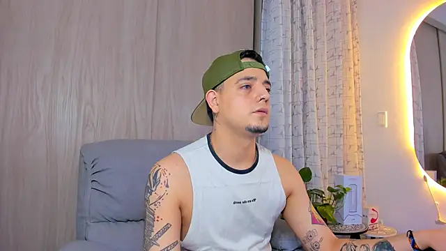 alejandro calderon1 online show from September 9, 3:39 am