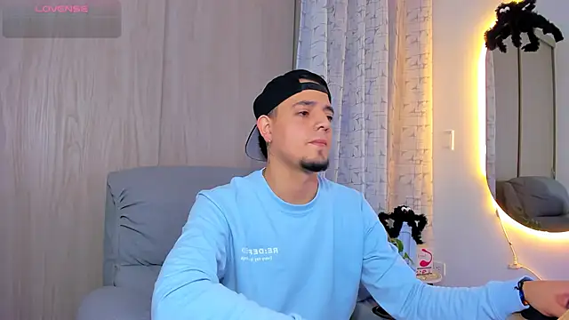 alejandro calderon1 online show from October 15, 4:53 am