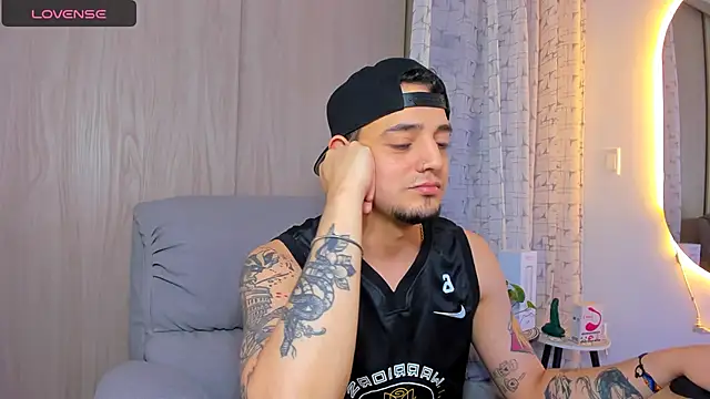 alejandro calderon1 online show from September 24, 12:32 am