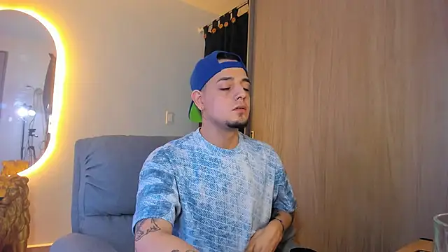 alejandro calderon1 online show from February 3, 4:57 am