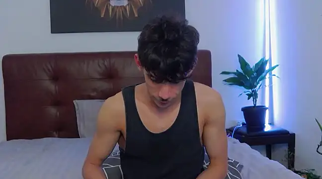 Snapshot of DanielCrush1 chatting on February 23, 9:06 am DanielCrush1 online show from February 23, 9:06 am