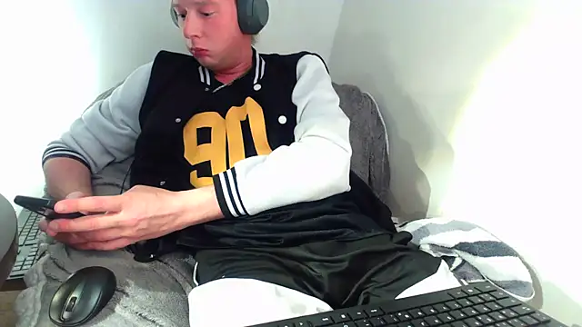 Tobi907790 online show from November 26, 11:30 pm