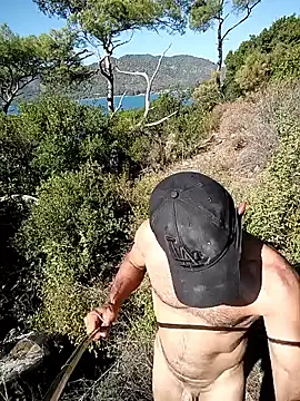 Snapshot of Poyraz6996 chatting on October 17, 11:36 am Poyraz6996 online show from October 17, 11:36 am