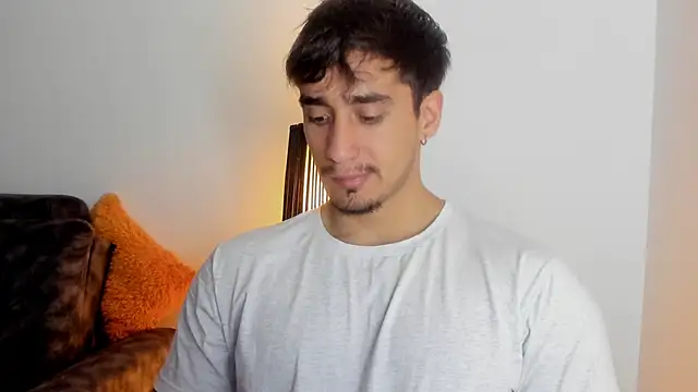 Snapshot of AlexRivera6 chatting on October 30, 6:31 pm AlexRivera6 online show from October 30, 6:31 pm