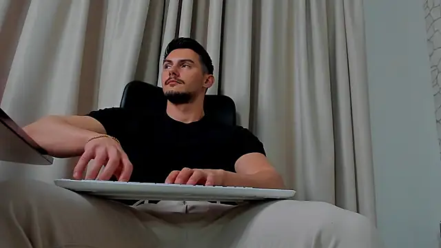 ClintMasters online show from December 6, 4:28 pm