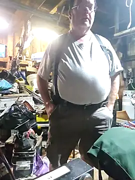 mrwizard4570 online show from December 18, 11:01 pm