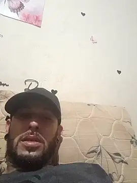 Snapshot of Bulldog2122 chatting on October 3, 6:07 am Bulldog2122 online show from October 3, 6:07 am