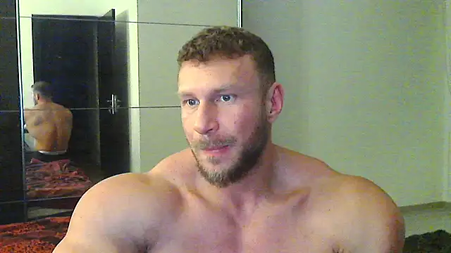 muscularkevin online show from December 16, 2:38 pm
