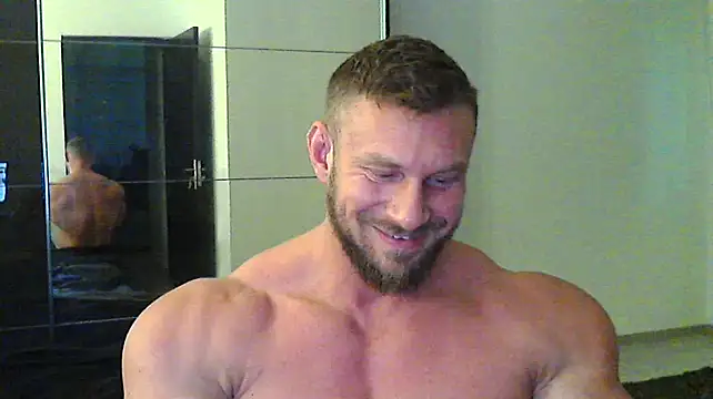 muscularkevin online show from February 16, 2:32 pm