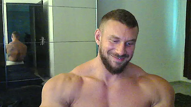 muscularkevin online show from September 18, 1:46 pm