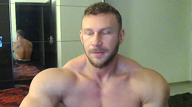 muscularkevin online show from December 15, 4:51 am