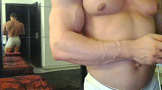 muscularkevin online show from December 8, 2:52 pm