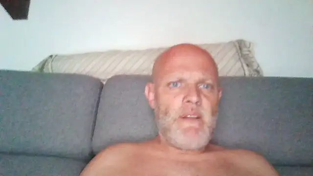 davigochi77bcn online show from October 25, 8:32 pm