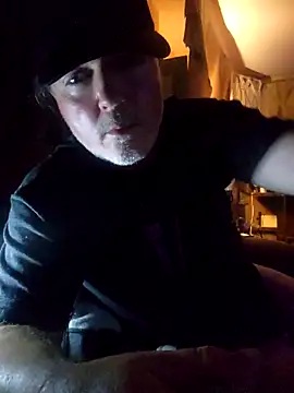 Hotredheadandtoungelasher online show from October 20, 5:11 am