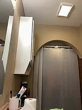 Snapshot of pumaHotz chatting on February 28, 12:20 pm pumaHotz online show from February 28, 12:20 pm