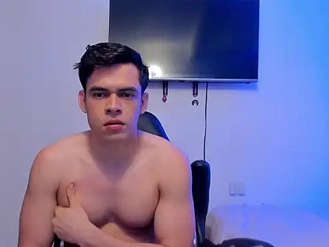 Snapshot of Lucian_Gomez_ chatting on October 1, 6:12 pm Lucian Gomez  online show from October 1, 6:12 pm