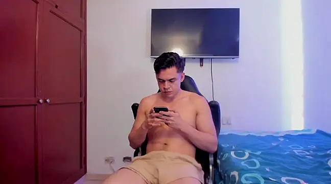 Snapshot of Lucian_Gomez_ chatting on March 5, 2:56 pm Lucian Gomez  online show from March 5, 2:56 pm