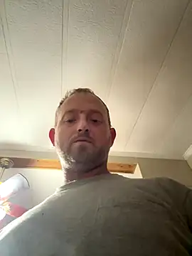 Snapshot of smokeymt420 chatting on October 31, 4:47 am smokeymt420 online show from October 31, 4:47 am