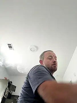 Snapshot of smokeymt420 chatting on October 5, 2:54 pm smokeymt420 online show from October 5, 2:54 pm