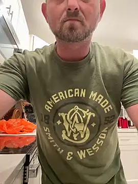 Snapshot of smokeymt420 chatting on October 23, 3:54 am smokeymt420 online show from October 23, 3:54 am