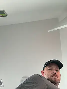 Snapshot of smokeymt420 chatting on September 29, 8:05 pm smokeymt420 online show from September 29, 8:05 pm