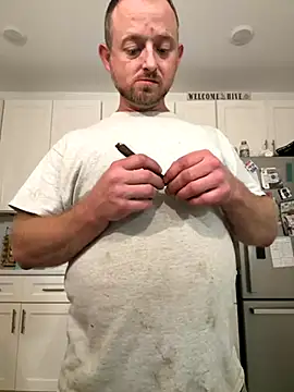 Snapshot of smokeymt420 chatting on October 4, 6:18 am smokeymt420 online show from October 4, 6:18 am