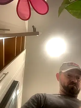 Snapshot of smokeymt420 chatting on October 25, 4:47 am smokeymt420 online show from October 25, 4:47 am