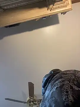 Snapshot of smokeymt420 chatting on December 6, 6:06 pm smokeymt420 online show from December 6, 6:06 pm