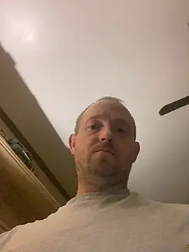 Snapshot of smokeymt420 chatting on January 17, 5:32 am smokeymt420 online show from January 17, 5:32 am