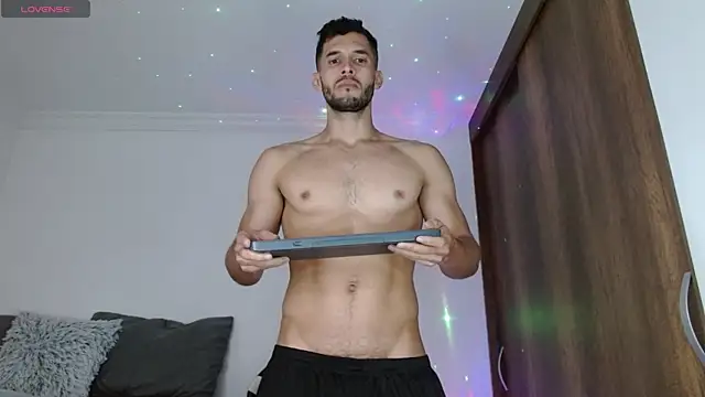 Noah jhonsonn online show from February 18, 3:10 pm