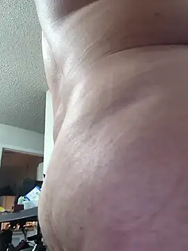 Snapshot of Mark691984 chatting on December 3, 12:33 am Mark691984 online show from December 3, 12:33 am