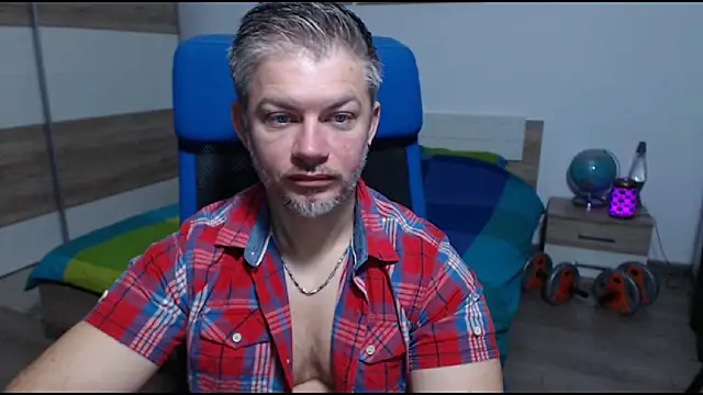 RobbyShawz online show from October 12, 5:23 am