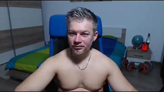 RobbyShawz online show from October 13, 5:24 am