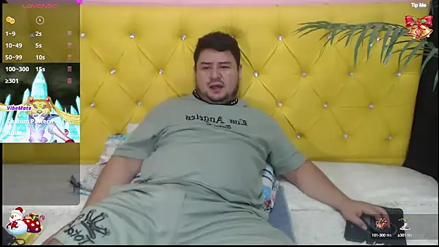 oso dirty  online show from December 13, 5:32 pm