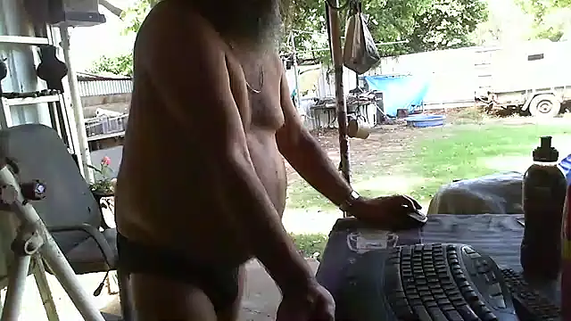 herbie010666 online show from December 14, 4:23 am