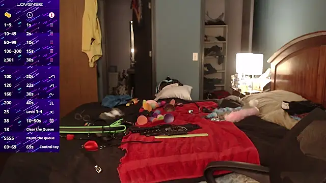 kinkywolf429 online show from November 4, 7:48 pm