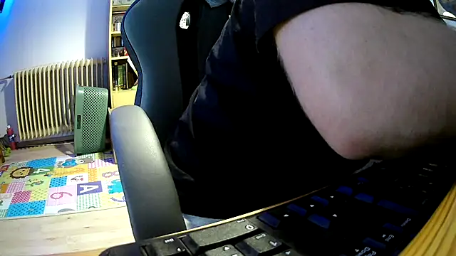 anonymus9006 online show from March 6, 10:56 am