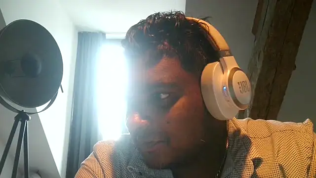 Snapshot of Bandusrilankasexymen chatting on February 5, 12:17 pm Bandusrilankasexymen online show from February 5, 12:17 pm