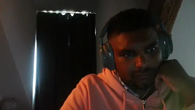 Snapshot of Bandusrilankasexymen chatting on October 19, 10:51 am Bandusrilankasexymen online show from October 19, 10:51 am