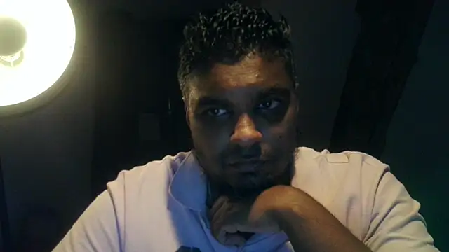 Snapshot of Bandusrilankasexymen chatting on December 16, 9:20 pm Bandusrilankasexymen online show from December 16, 9:20 pm