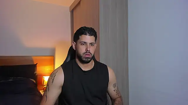 Justyn Torres online show from December 5, 4:56 pm