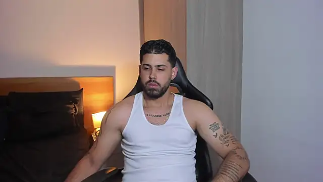 Justyn Torres online show from December 10, 7:11 pm