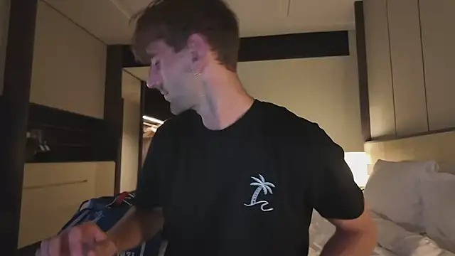 lukegunn online show from October 9, 12:43 pm