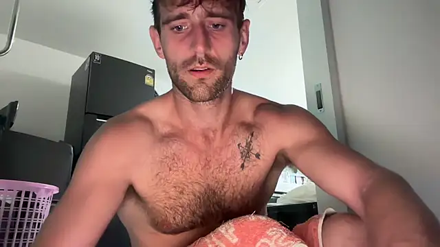 lukegunn online show from January 1, 11:07 pm