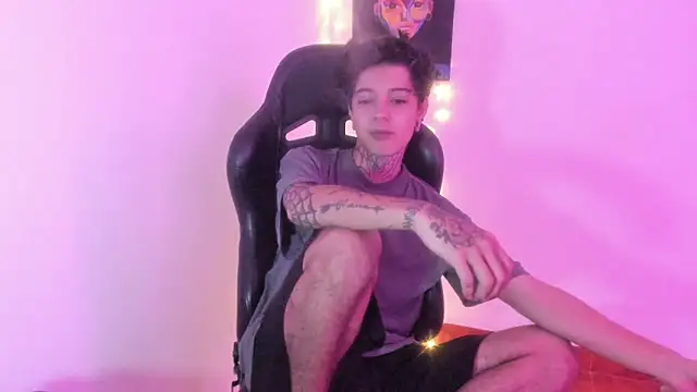 Snapshot of saad_man chatting on December 22, 9:20 pm saad man online show from December 22, 9:20 pm