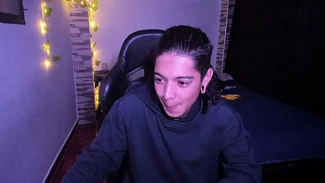 Snapshot of saad_man chatting on October 17, 5:33 am saad man online show from October 17, 5:33 am