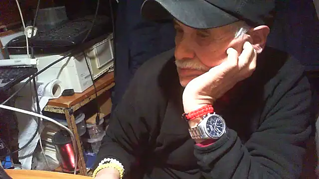 nonnomaturobisex online show from February 19, 5:42 pm