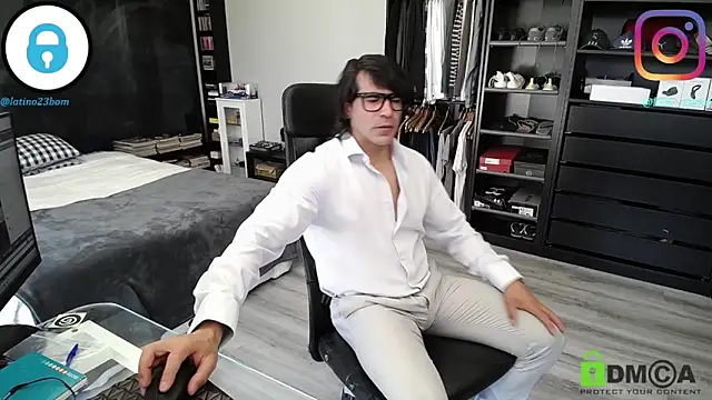 samricci21 online show from April 1, 12:18 pm