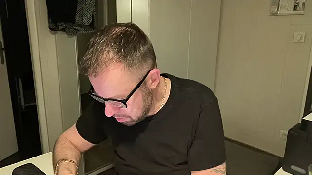 FABIOGLASSES online show from March 21, 9:01 pm